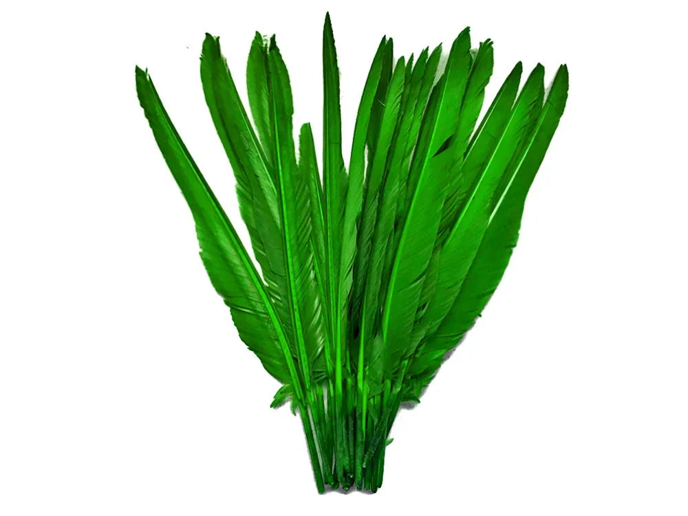 Vibrant green feathers for DIY crafts, fashion, and decorative accessories.